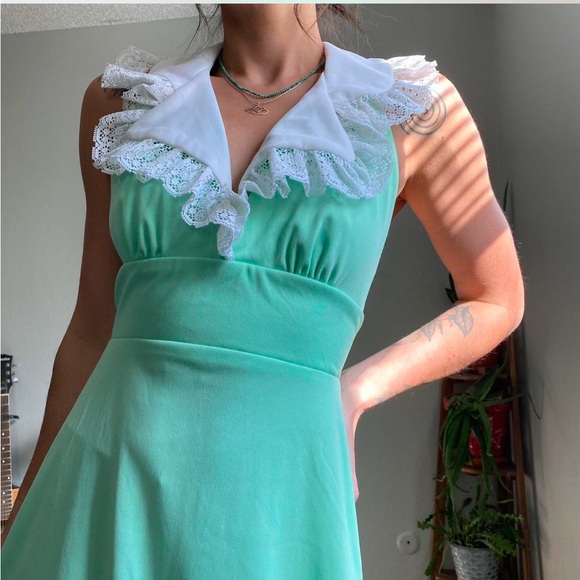 60s Vintage Maxi Dress with lace collar - Picture 3 of 6